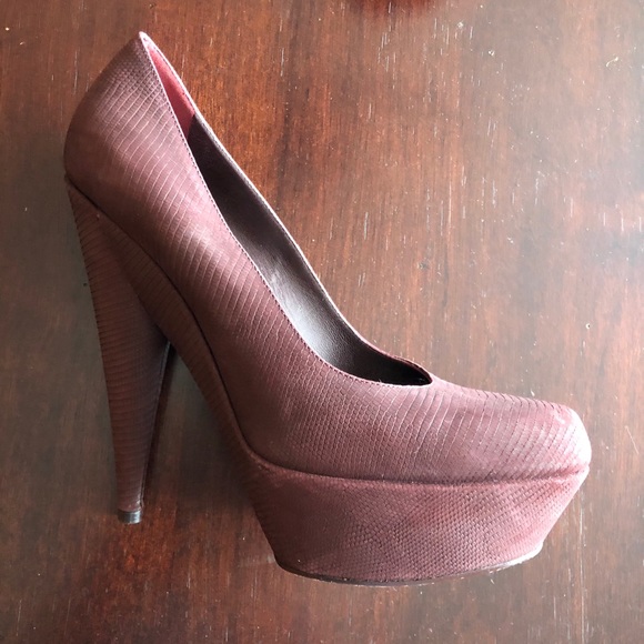 YSL Platform Heels. Exotic Reptile Emboss - Picture 4 of 7